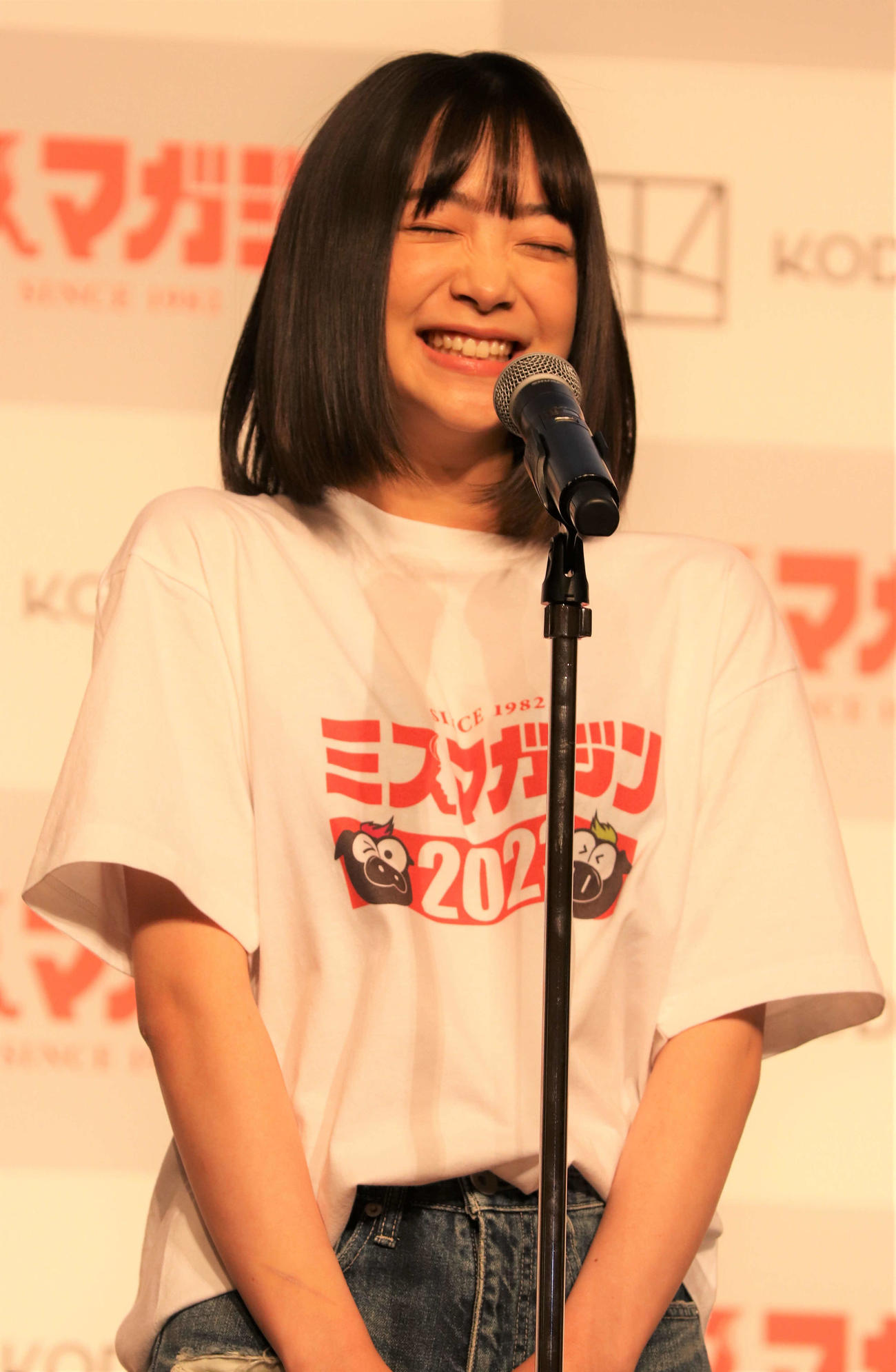「ミスマガジン2023ベスト16お披露目イベント」で特技を披露する今森茉耶（撮影・玉利朱音）