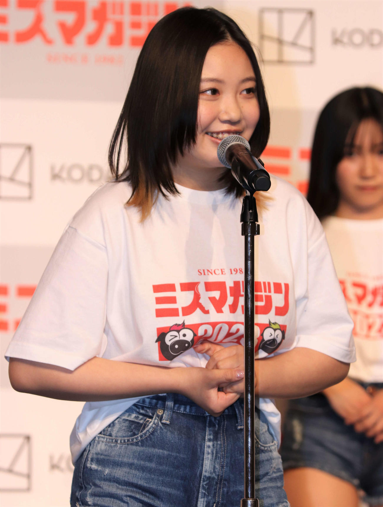 「ミスマガジン2023ベスト16お披露目イベント」に登壇し自己PRする七瀬ふたば　（撮影・玉利朱音）