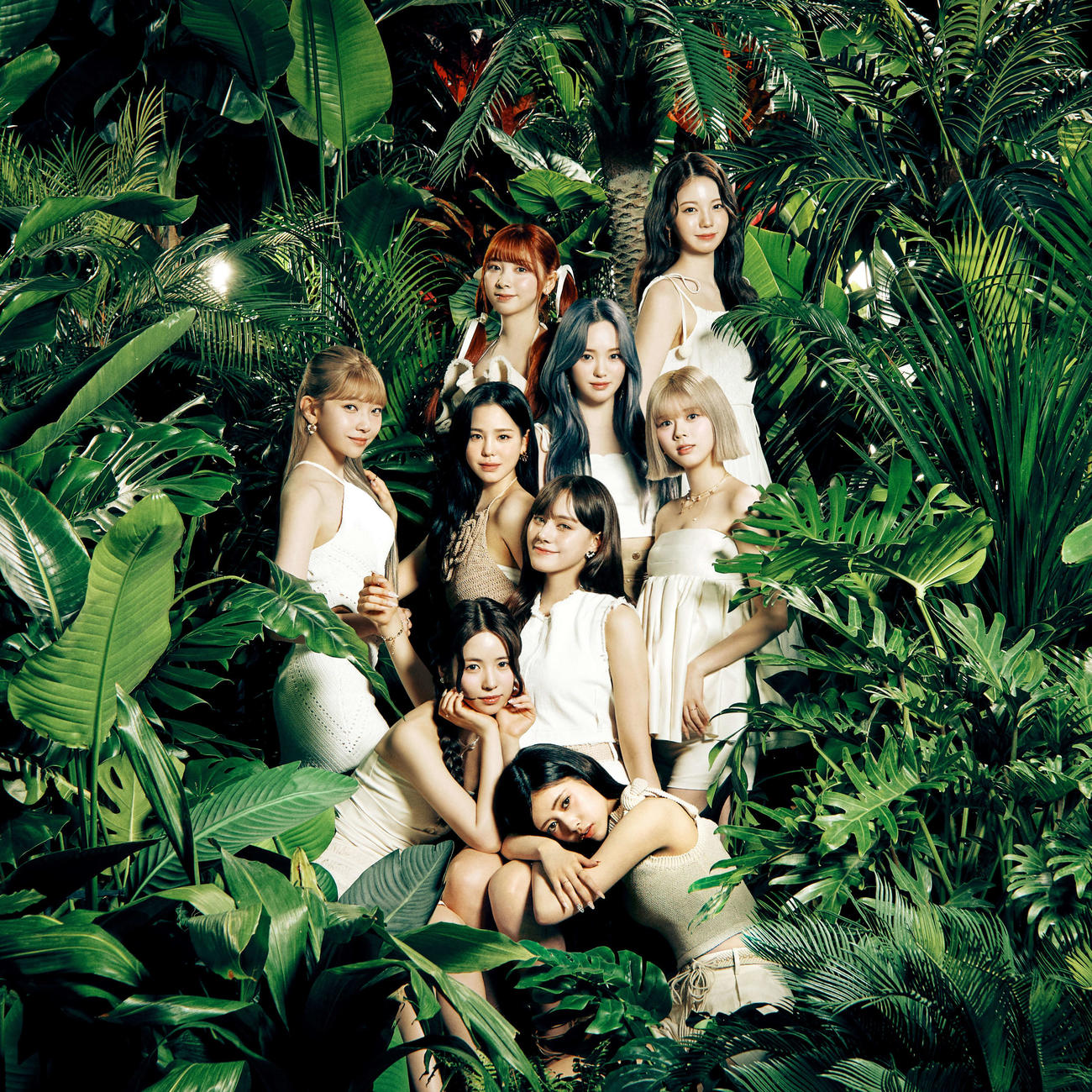 アルバム「COCONUT(ココナッツ）」を発売するNiziU。（上から）AYAKA、MIIHI、RIO、MAYUKA、RIKU、MAKO、NINA、MAYA、RIMA
