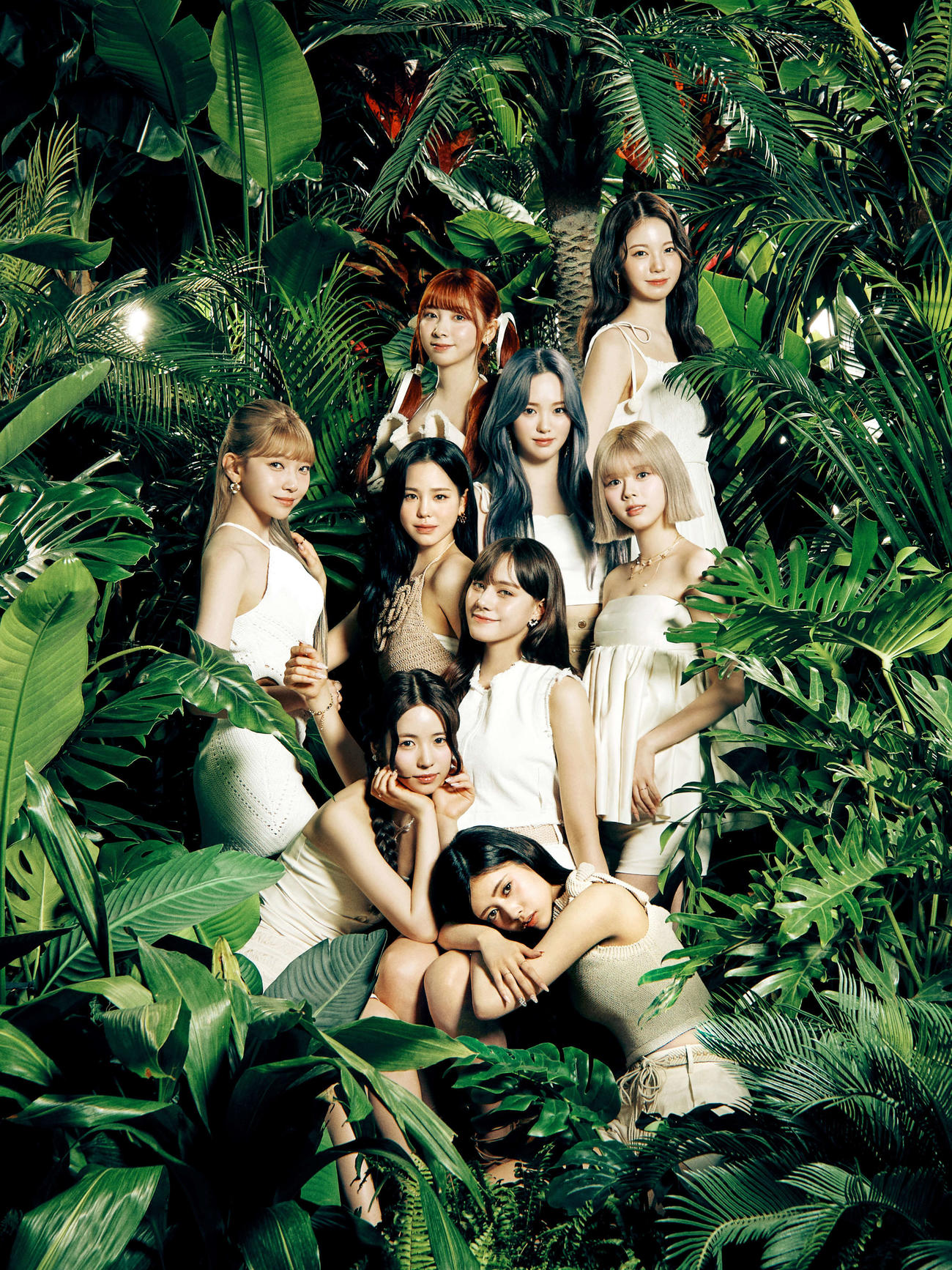 アルバム「COCONUT(ココナッツ）」を発売するNiziU。（上から）AYAKA、MIIHI、RIO、MAYUKA、RIKU、MAKO、NINA、MAYA、RIMA