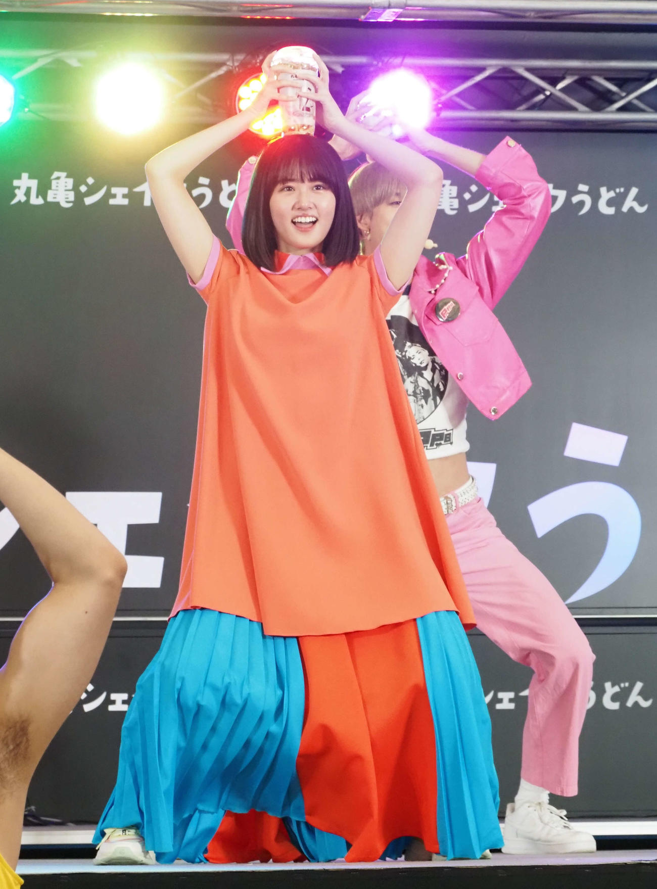 「丸亀シェイクうどん」CM発表会でダンスを披露する原菜乃華（撮影・遠藤尚子）