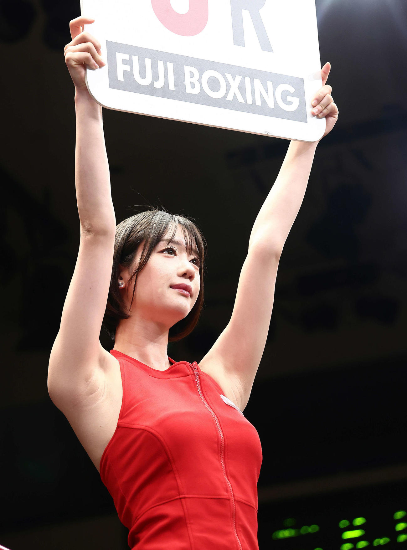 リングを彩る新唯（撮影・河田真司）