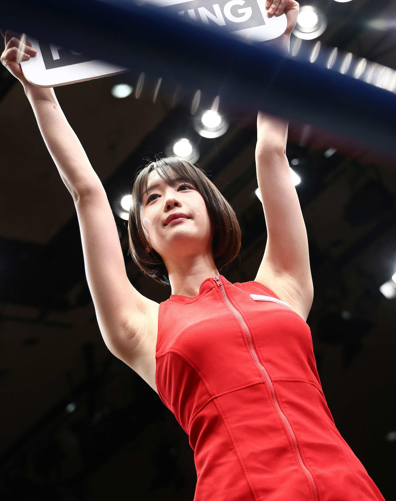 リングを彩る新唯（撮影・河田真司）