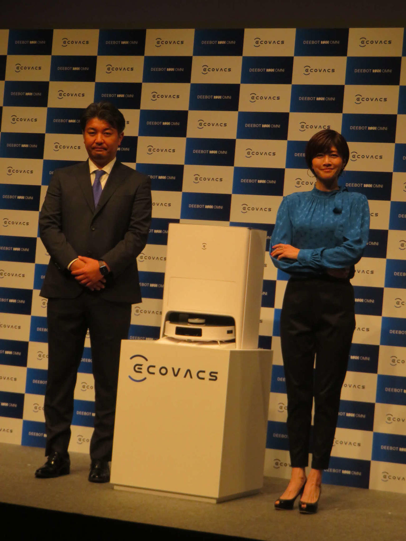エコバックスジャパンの坂梨文康社長（左）と内田有紀