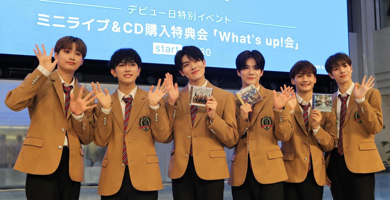 デビューイベントに出席するDXTEEN。左から田中笑太郎、平本健、大久保波留、谷口太一、寺尾香信、福田歩汰