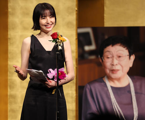 橋田賞を受賞した長澤まさみ(撮影・野上伸悟)