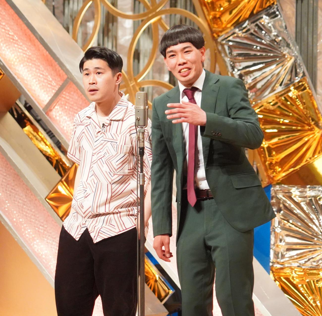 お笑いコンビ豆鉄砲の東健太郎（左）と佐藤直輝（2023年4月撮影）