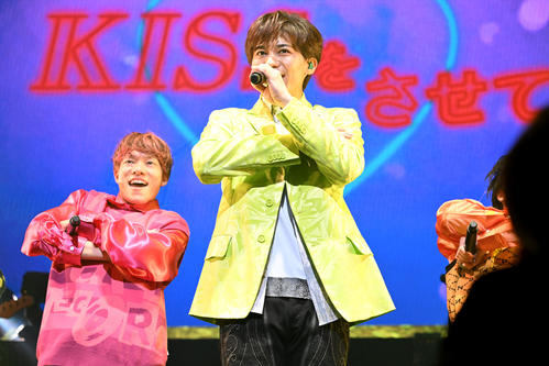 新浜レオンがデビュー5周年記念コンサート開催「『捕まえて、今夜