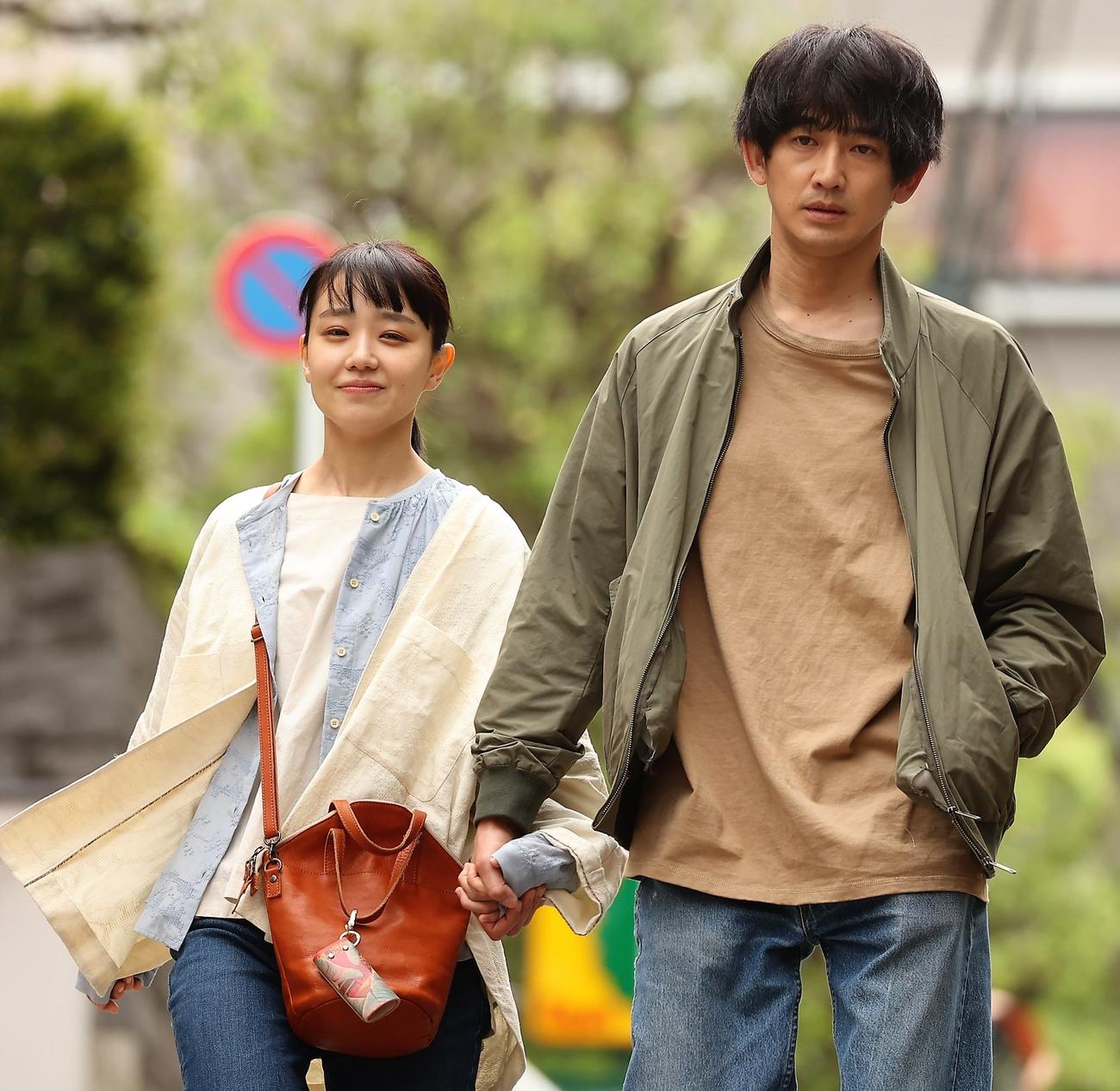 「あなたがしてくれなくても」に出演する奈緒と永山瑛太（C）フジテレビ