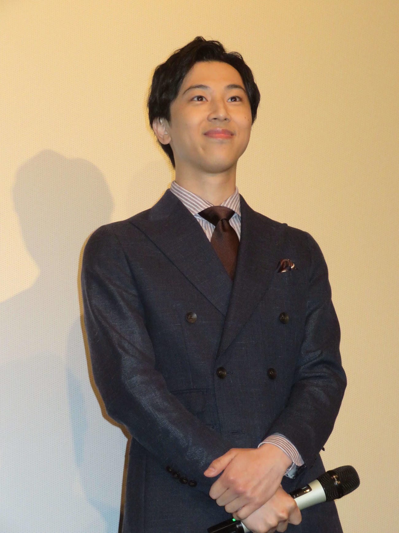 映画「レット・イット・ビー～怖いものは、やはり怖い～」初日舞台あいさつに登壇した青木涼