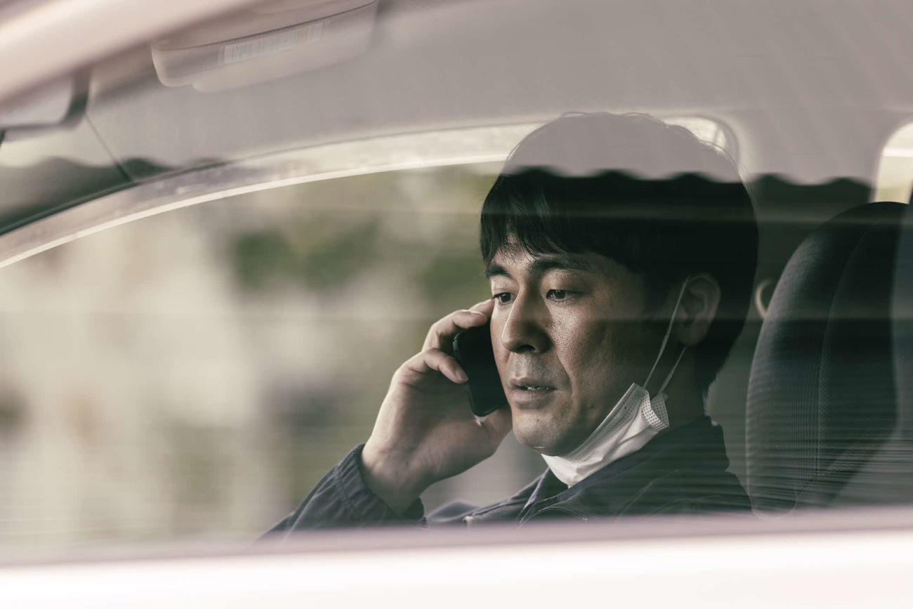 第32回日本映画プロフェッショナル大賞で主演男優賞を受賞した「夜を走る」の足立智充(C)2021『夜を走る』製作委員会
