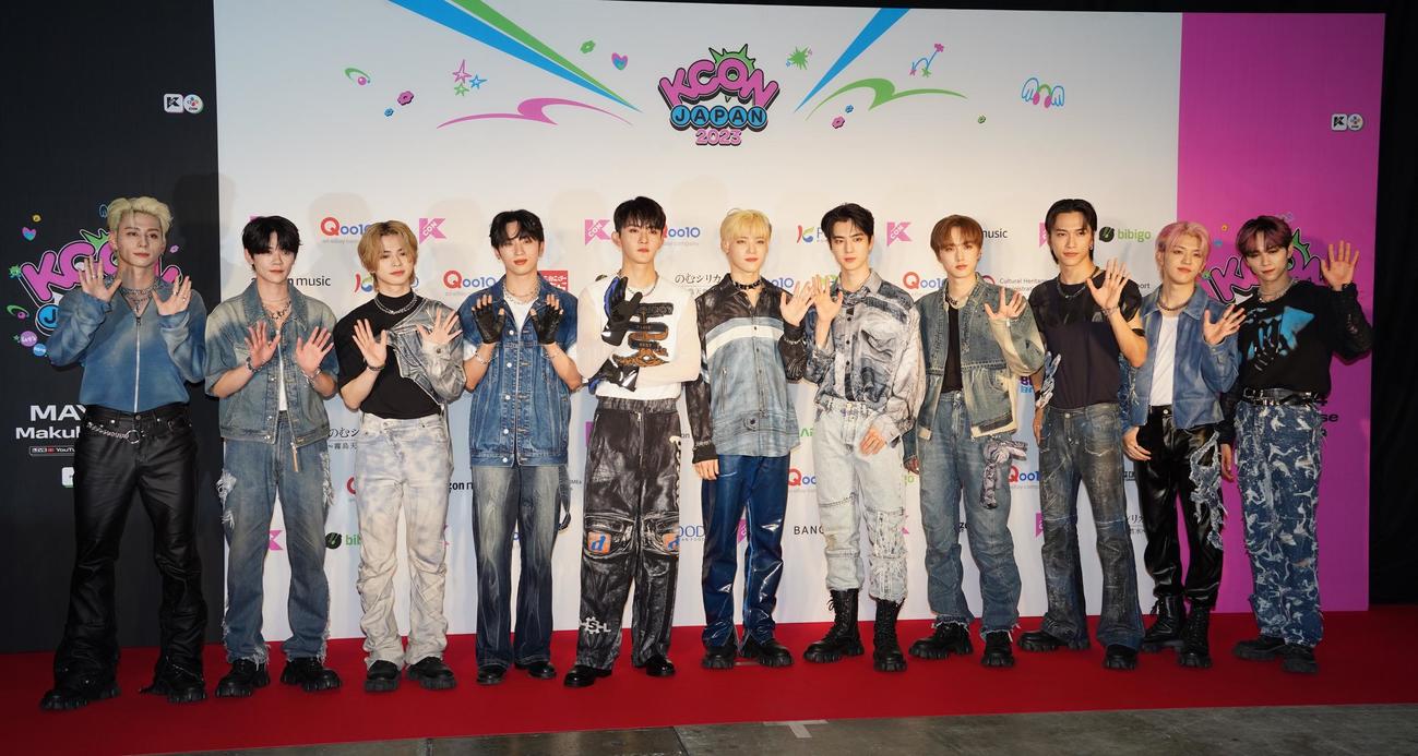 「KCON JAPAN 2023」のフォトセッションに出席した、INI（撮影・佐藤勝亮）