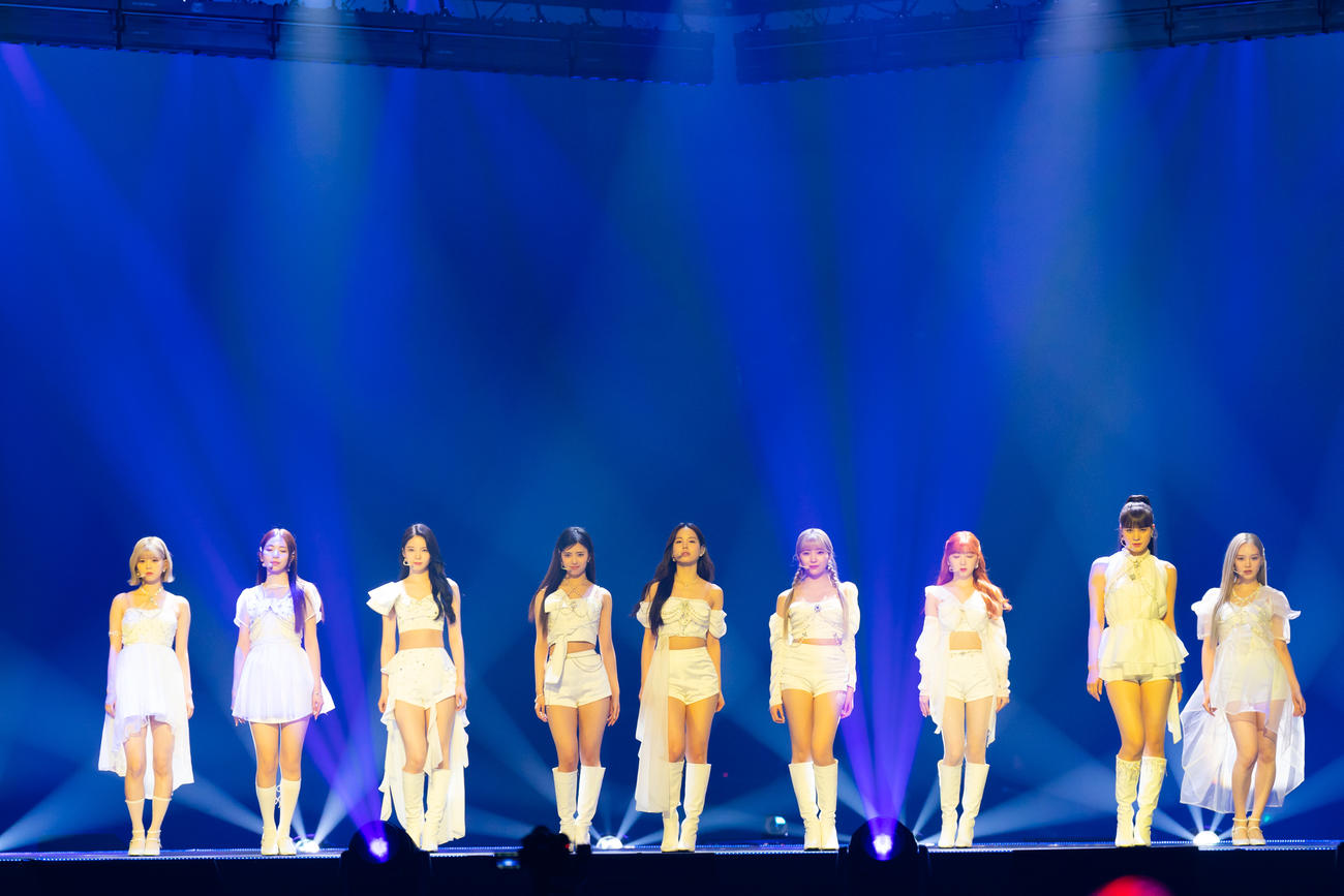 「KCON JAPAN 2023」でパフォーマンスする、NiziU（C）CJ ENM Co．，　Ltd，　All Rights Reserved