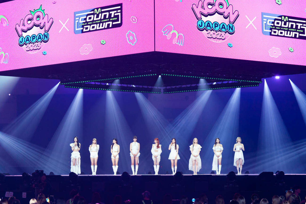 「KCON JAPAN 2023」でパフォーマンスする、NiziU（C）CJ ENM Co．，　Ltd，　All Rights Reserved