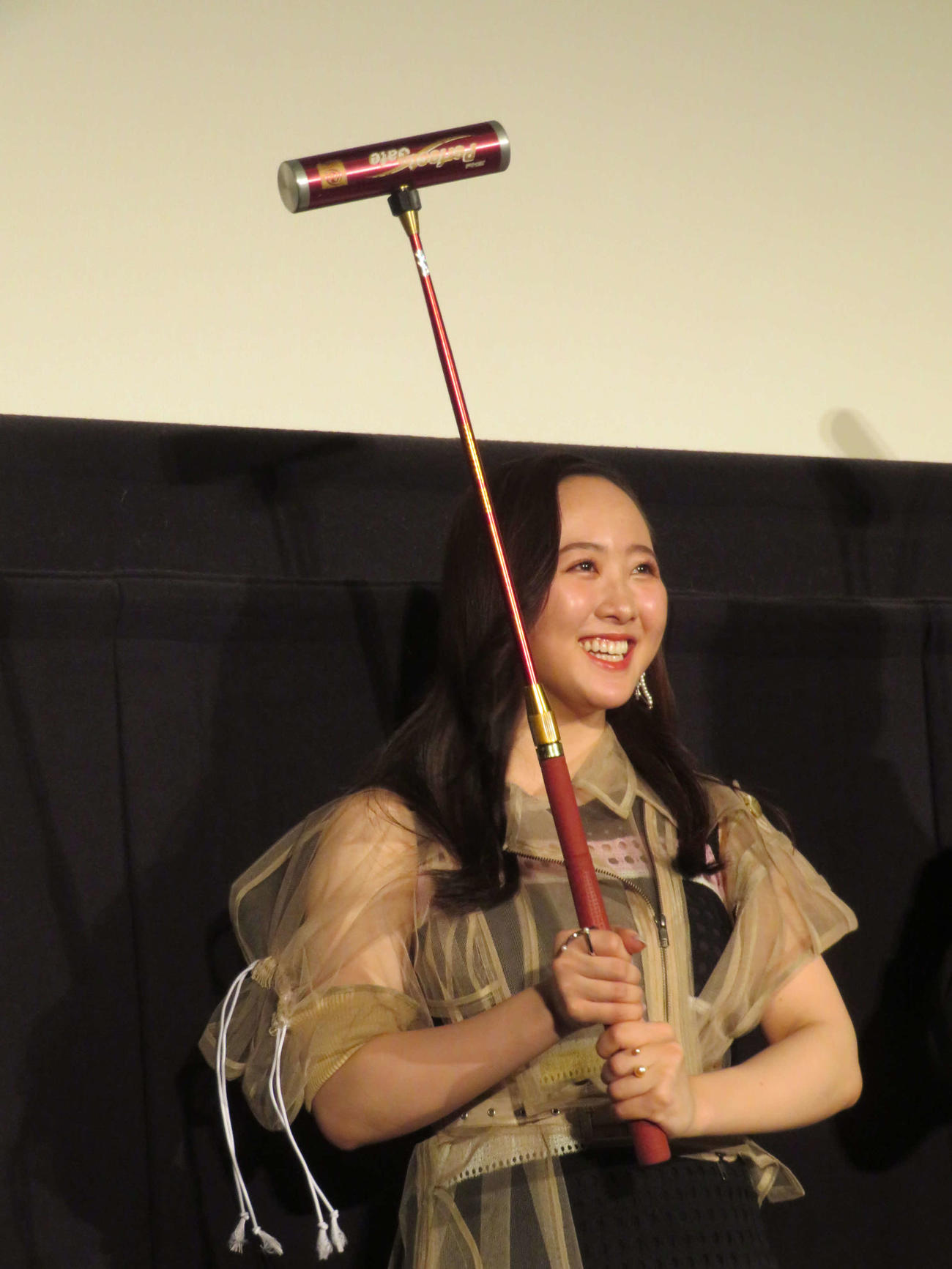 映画「それいけ！ゲートボールさくら組」公開記念舞台あいさつに登壇した本田望結（撮影・村上幸将）