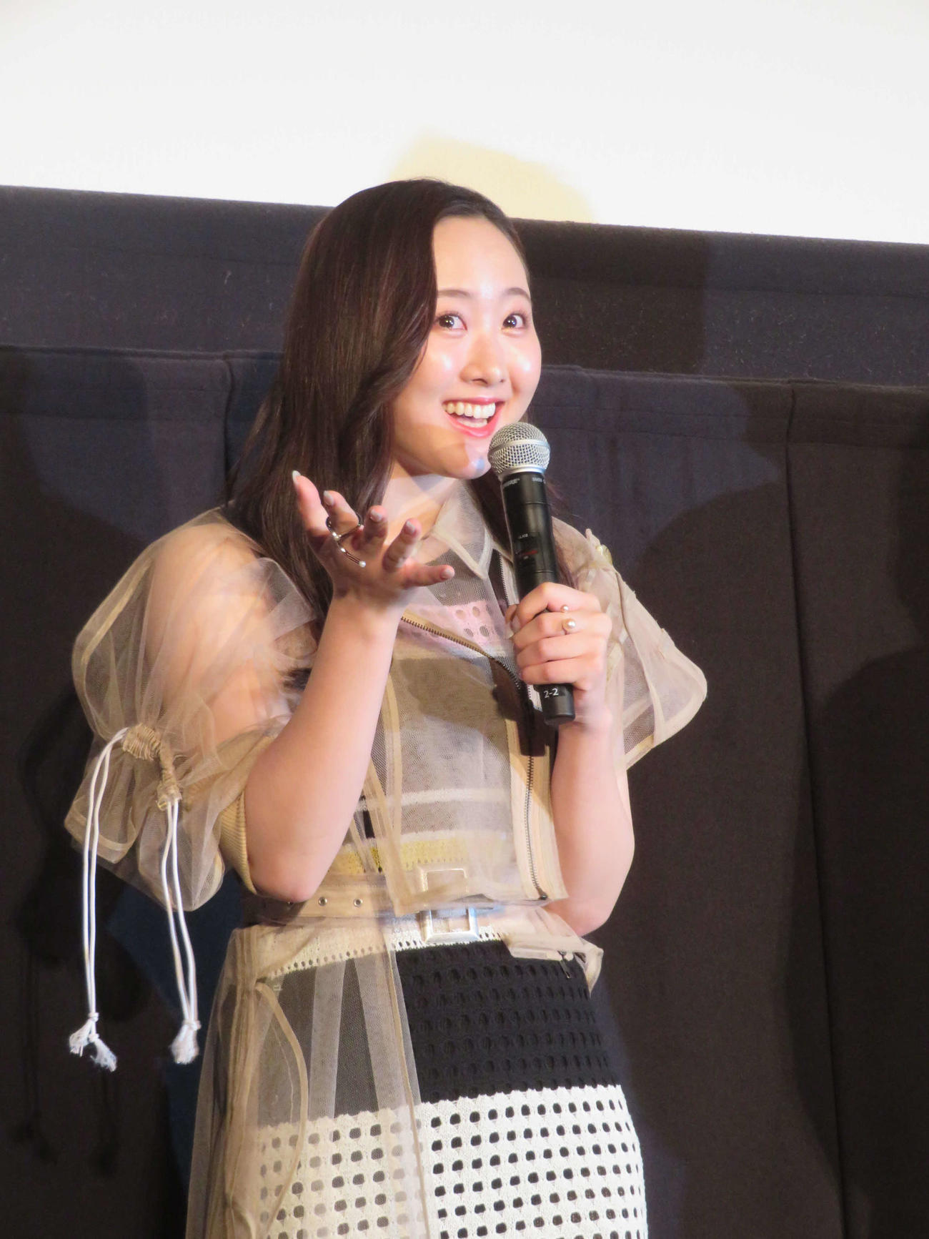 映画「それいけ！ゲートボールさくら組」公開記念舞台あいさつに登壇した本田望結（撮影・村上幸将）