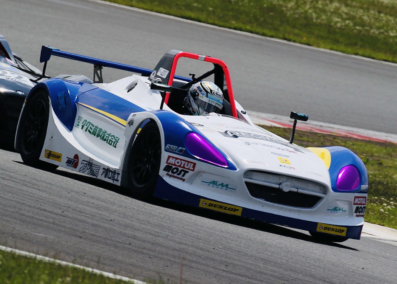 静岡・富士スピードウェイで開催された4輪自動車レース「FCR VITAシリーズ全4戦」の開幕戦に参戦し、13位の成績を収めた中澤卓也