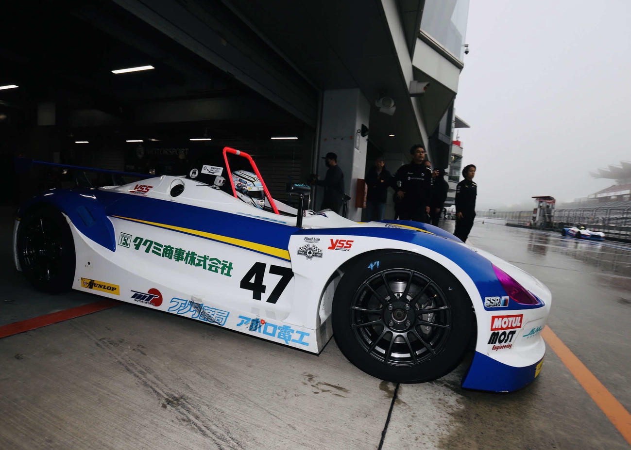 静岡・富士スピードウェイで開催された4輪自動車レース「FCR VITAシリーズ全4戦」の開幕戦に参戦し、13位の成績を収めた中澤卓也