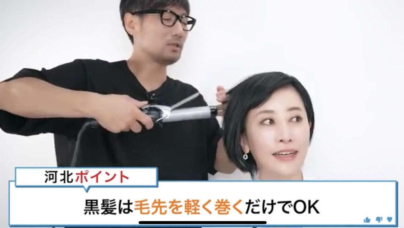 美容整形外科医の上原恵理氏（右）のヘアメークを行う、メークアップアーティストの河北裕介氏