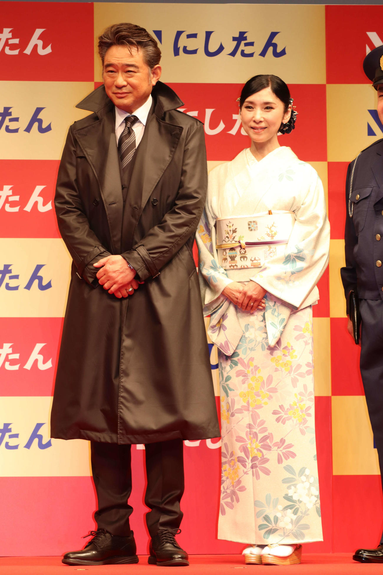 「にしたんクリニック」新CM発表会に登壇した船越英一郎（左）と黒木瞳（撮影・加藤理沙）