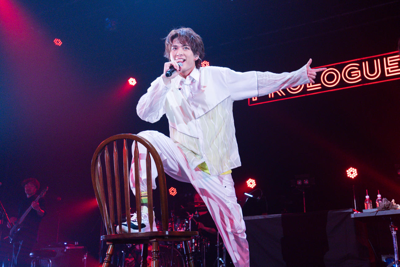 2nd LIVE「PROLOGUE.B」の千秋楽公演で熱唱する加藤大悟