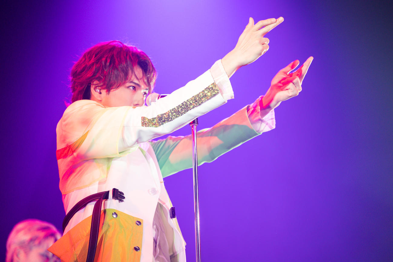 2nd LIVE「PROLOGUE.B」の千秋楽公演で熱唱する加藤大悟
