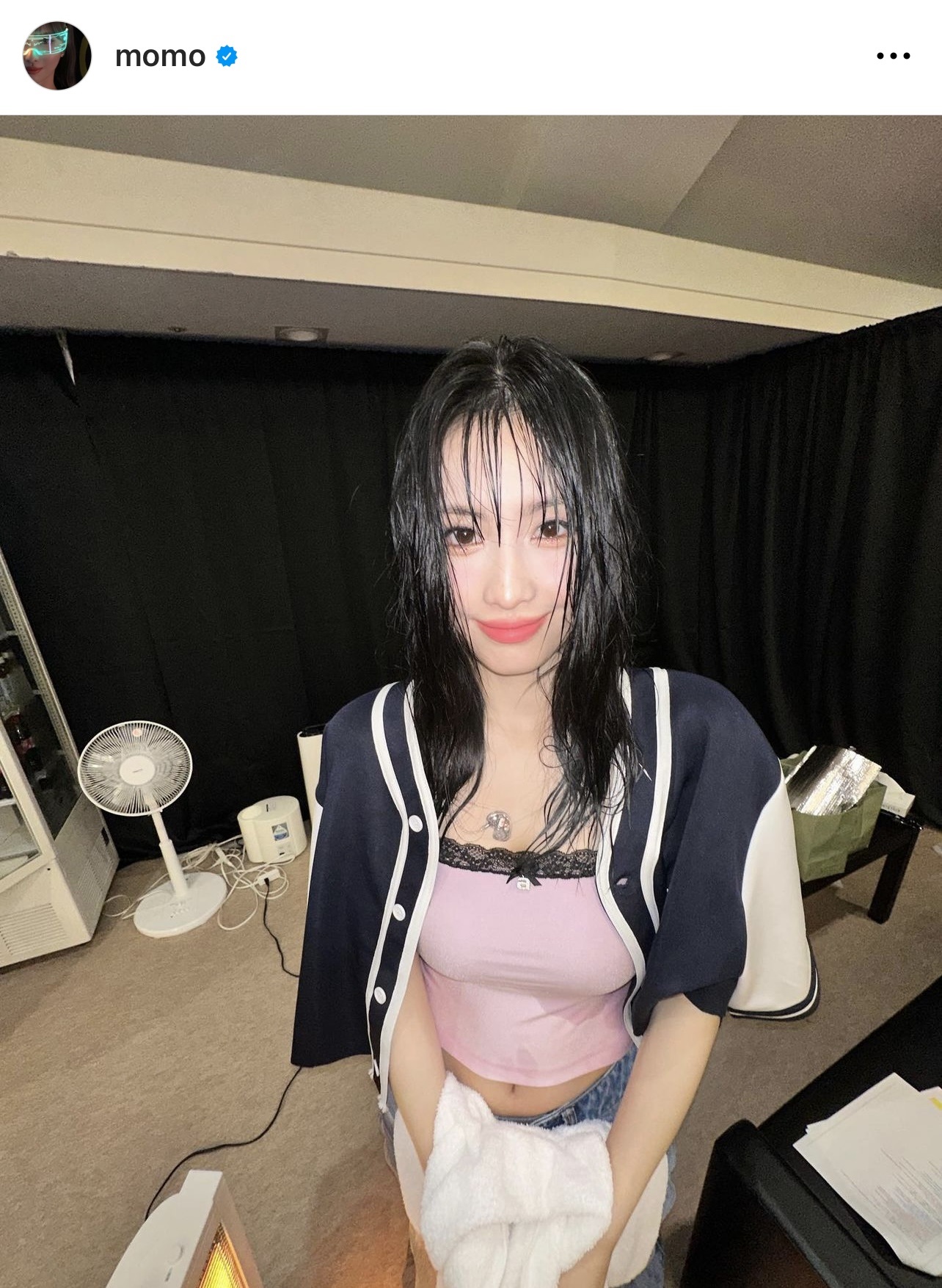 “びしょ濡れ美カット”を投稿したTWICEモモ（TWICEモモのインスタグラムから）