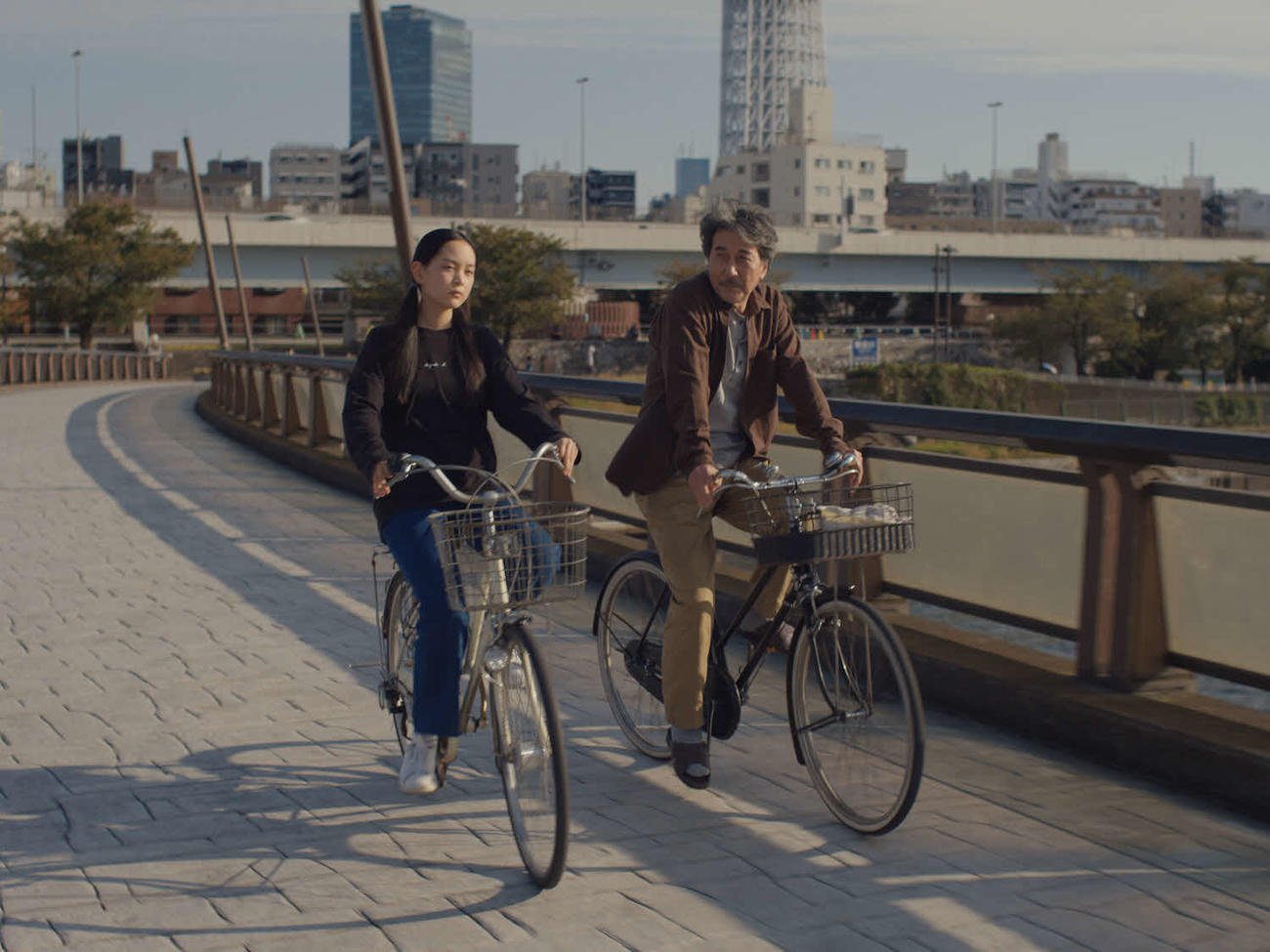 カンヌ映画祭コンペティション部門に出品された「Perfect Days」に出演の中野有紗と役所広司(C)2023 MASTER MIND Ltd.