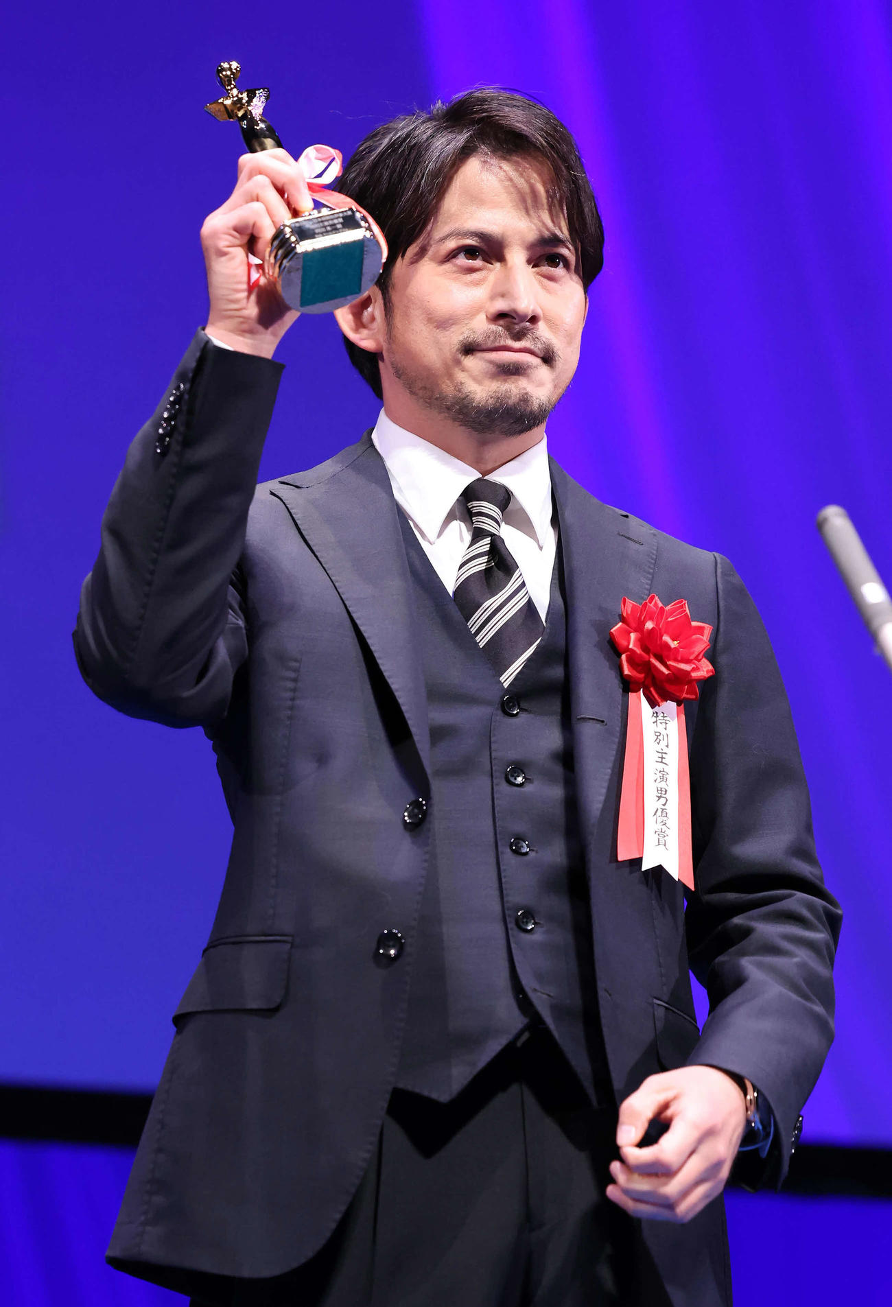 特別主演男優賞を受賞した岡田准一（撮影・丹羽敏通）
