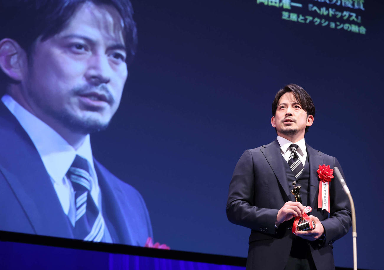 特別主演男優賞を受賞した岡田准一（撮影・丹羽敏通）