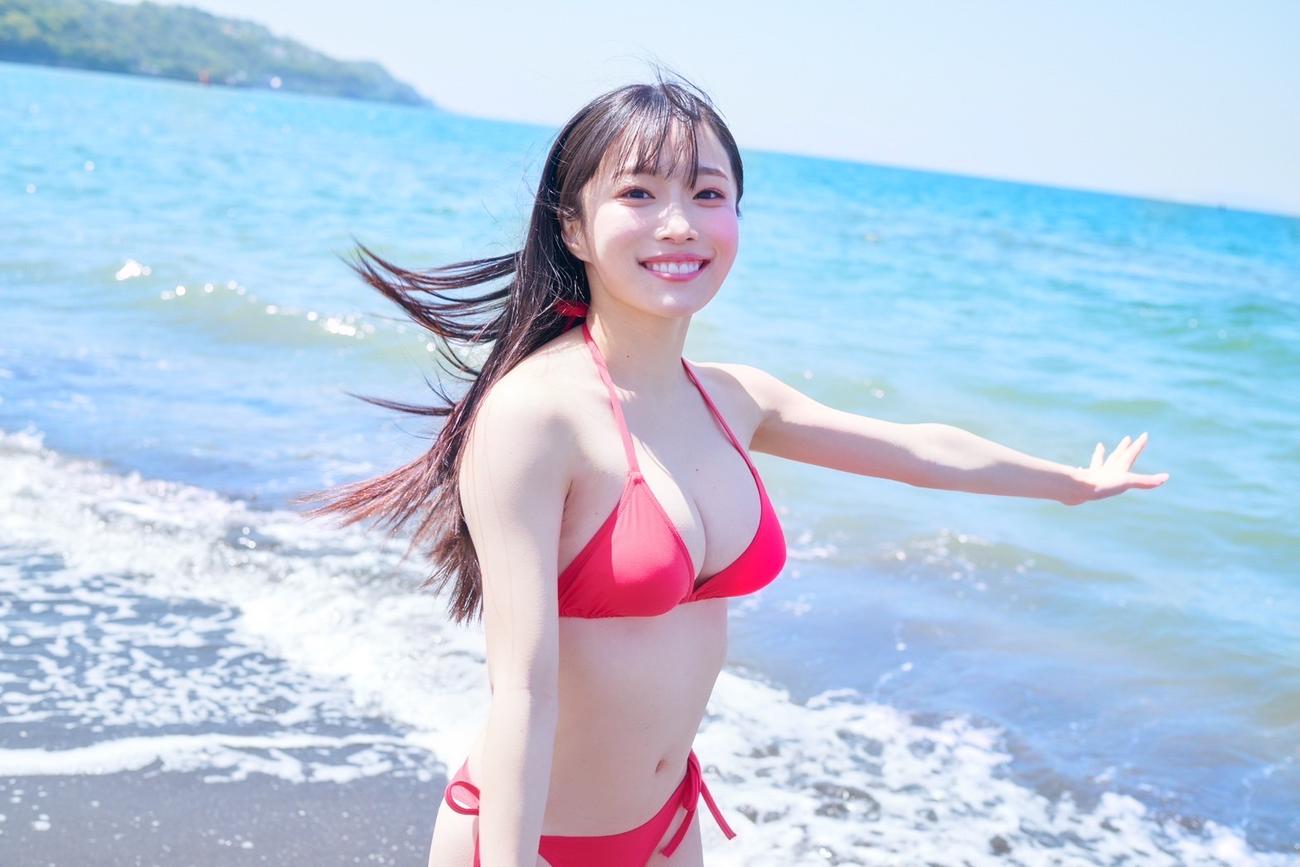「FLASH」で初めて表紙グラビアを飾った＃ババババンビ岸みゆ（岡本武志氏撮影）