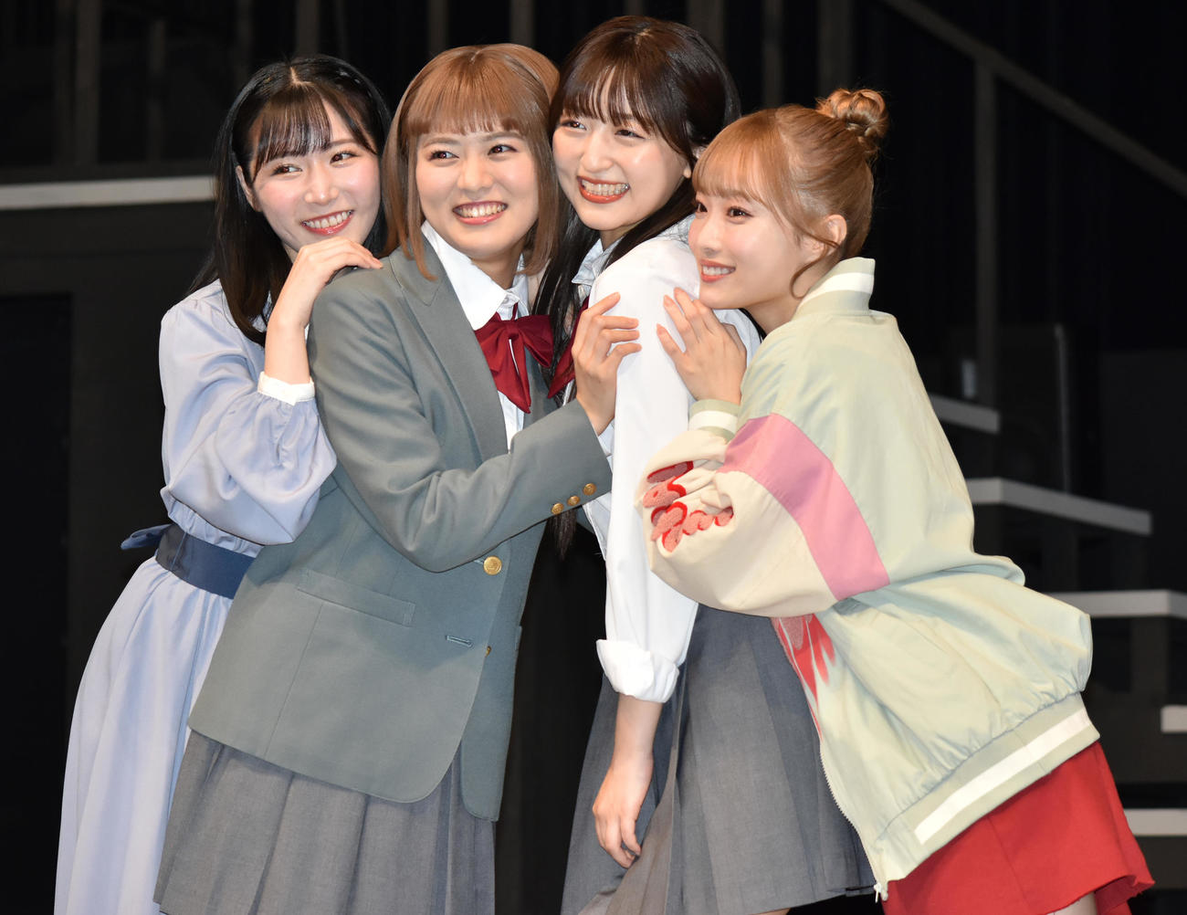 舞台「宇宙よりも遠い場所」ゲネプロに参加した＃ババババンビ岸みゆ（右端）。左から北澤早紀、堀内まり菜、石井陽菜