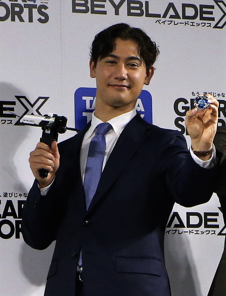 「BEYBLADE X」プレス発表に登場する国山ハセン氏