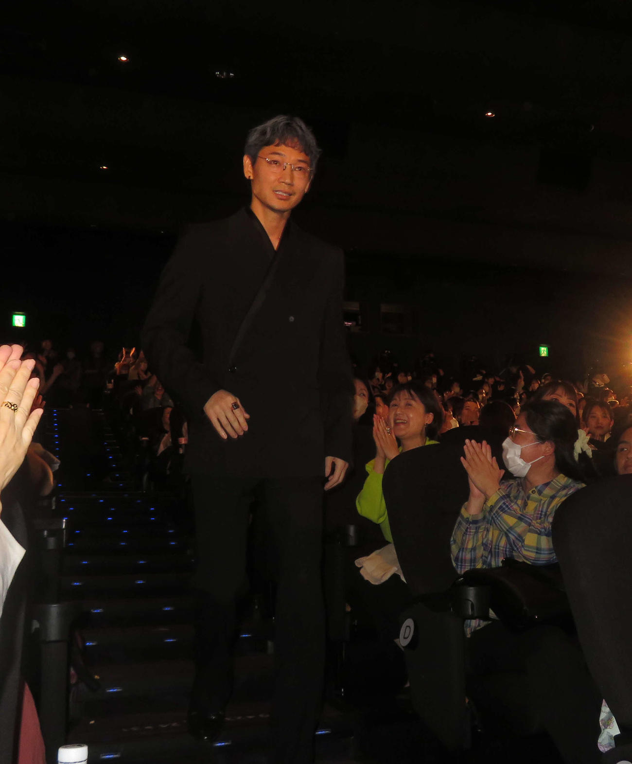 映画「最後まで行く」の公開記念舞台あいさつに出席した綾野剛（撮影・横山慧）