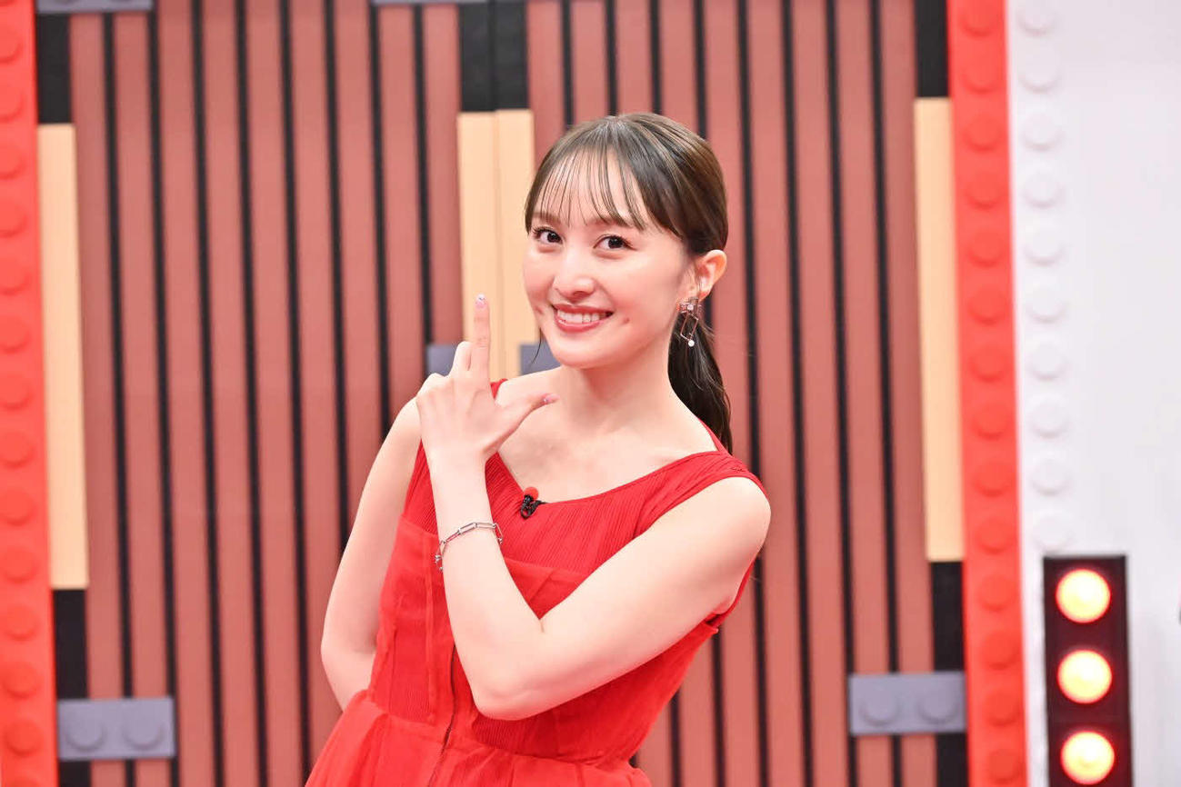 「レゴマスターズJAPAN」のMCを務める百田夏菜子（C）TBS