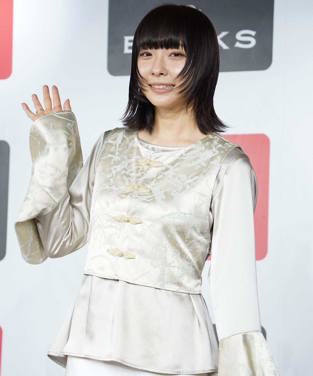 フォトブック「やみつきガール」（東京ニュース通信社）の発売イベントを行った、now（撮影・佐藤勝亮）