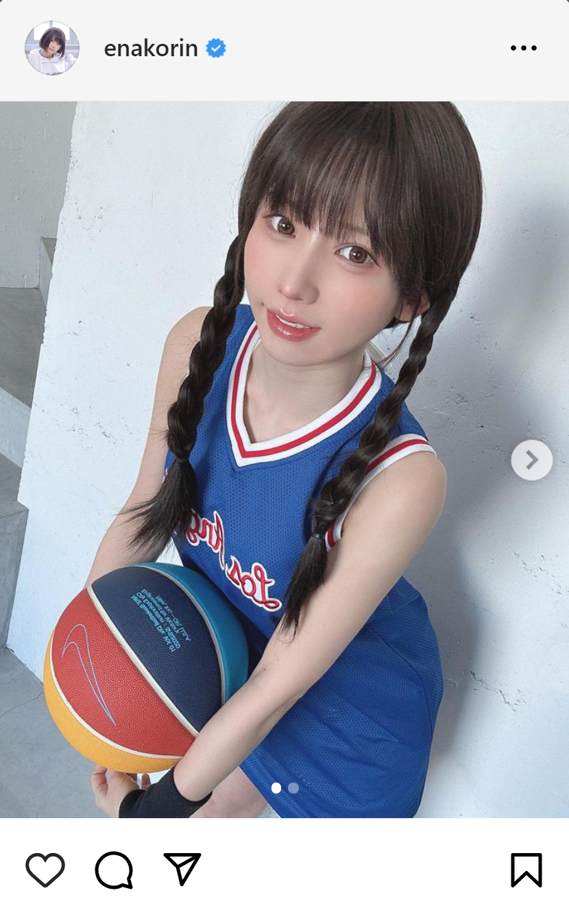 えなこのインスタグラムから