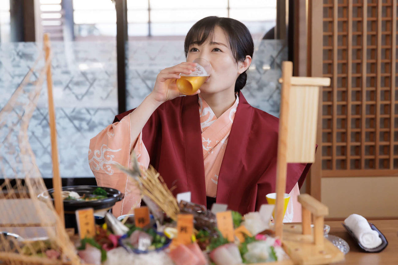 BSテレビ東京ドラマ「ワカコ酒Season7」で主演する武田梨奈（コピーライト新久千映／コアミックス、2023「ワカコ酒7」製作委員会）