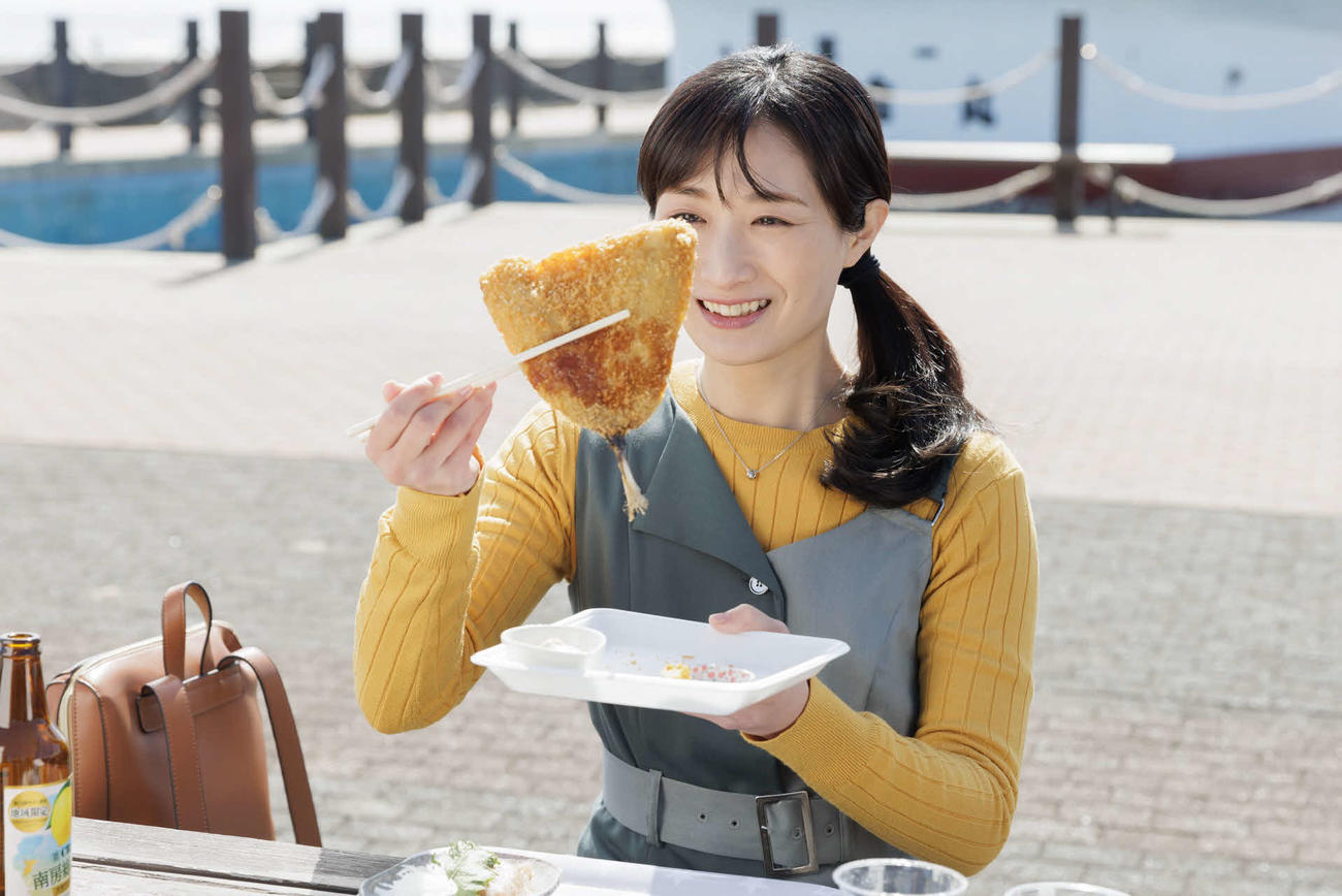 BSテレビ東京ドラマ「ワカコ酒Season7」で主演する武田梨奈（コピーライト新久千映／コアミックス、2023「ワカコ酒7」製作委員会）
