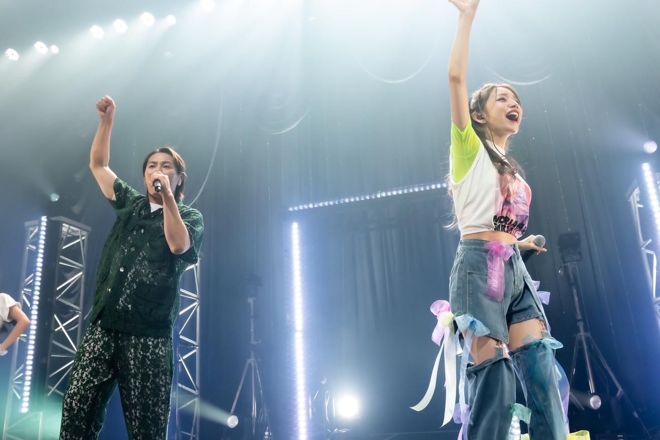 「後藤真希LIVE2023ー盛り上がるしか！？ー」。アンコールで登場した狩野英孝と歌う後藤真希