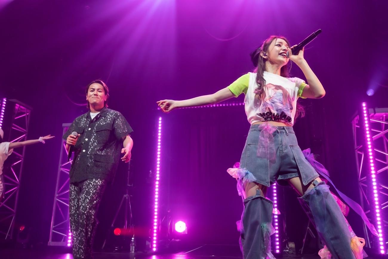 「後藤真希LIVE2023ー盛り上がるしか！？ー」。アンコールで登場した狩野英孝と歌う後藤真希