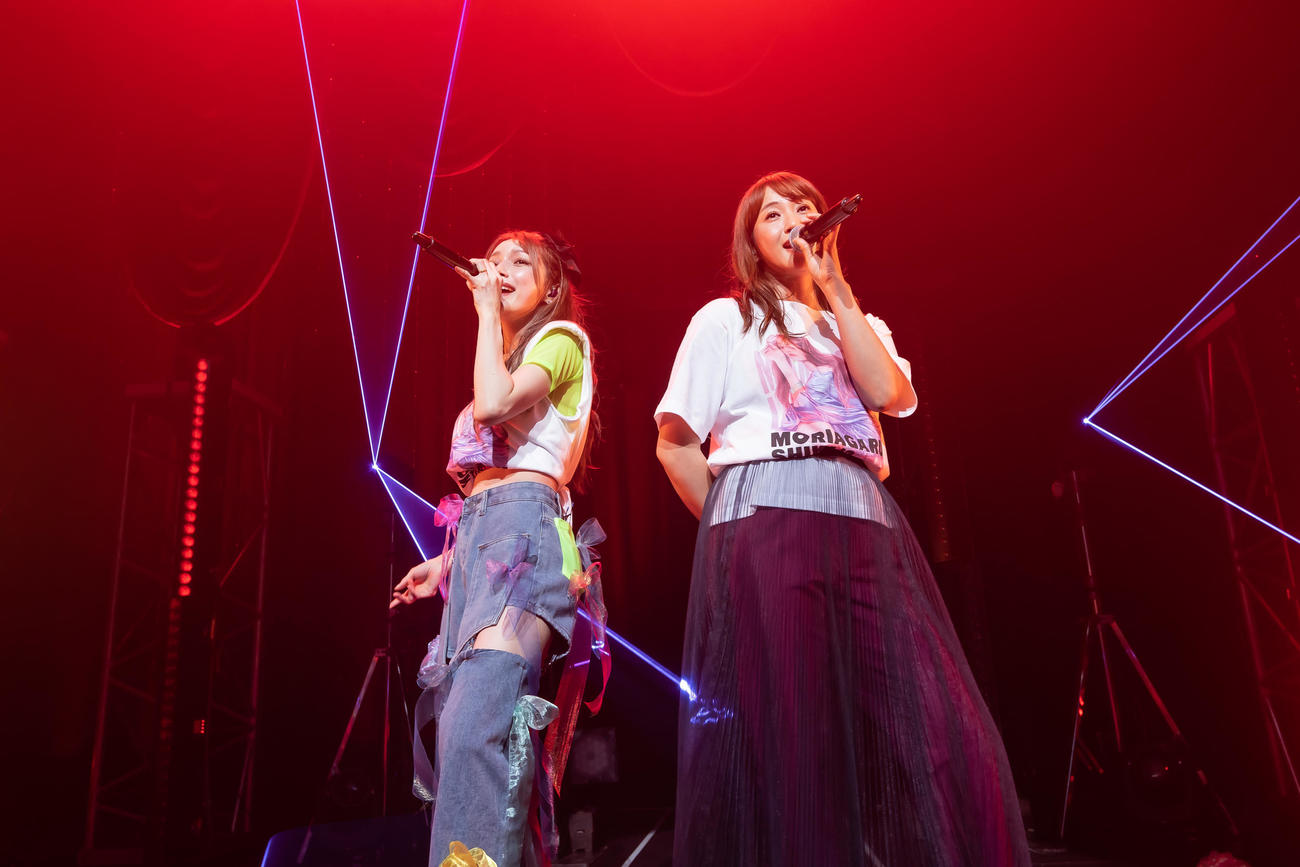 「後藤真希LIVE2023ー盛り上がるしか！？ー」の昼の部で出演した藤本美貴（右）と後藤真希