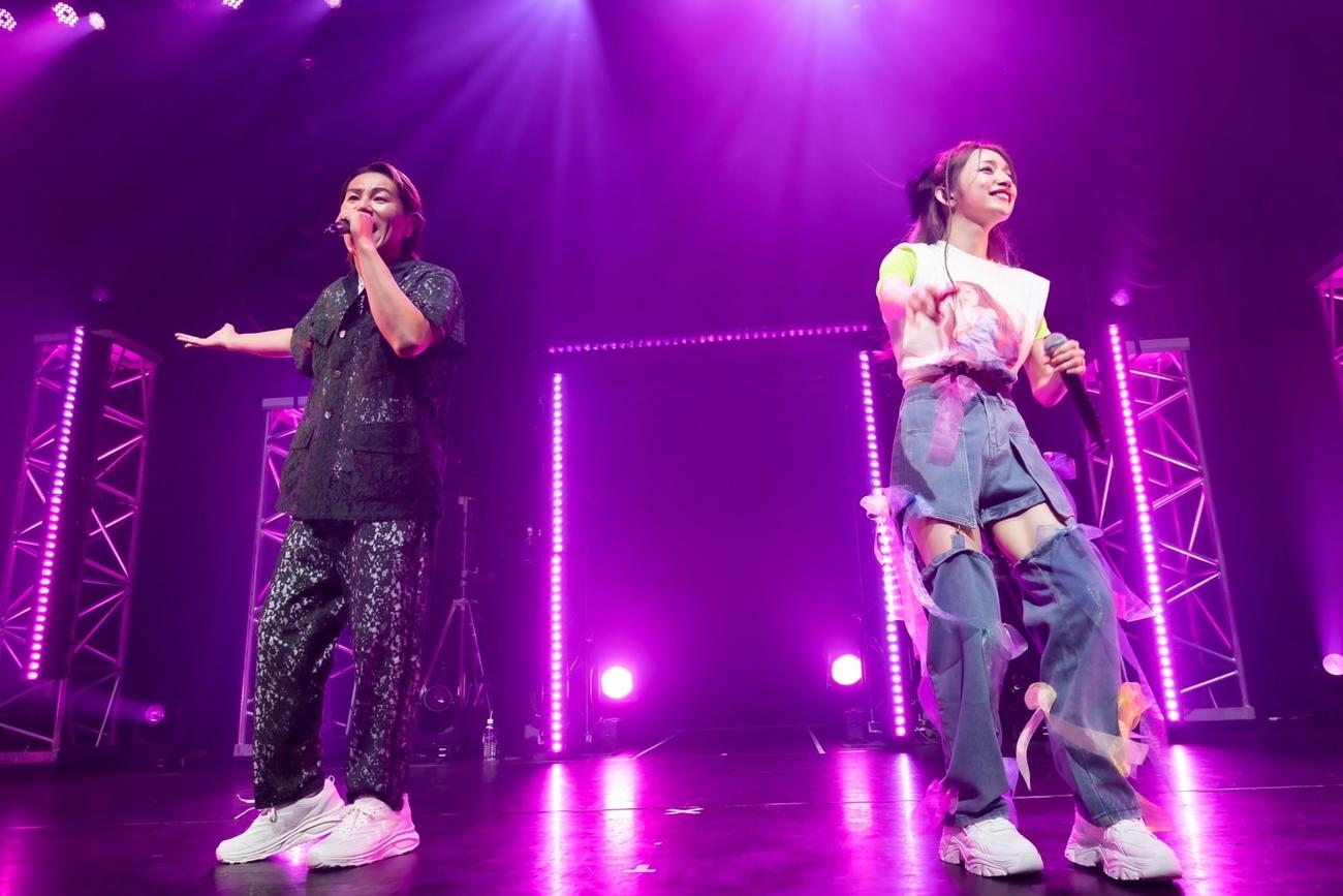 「後藤真希LIVE2023ー盛り上がるしか！？ー」。アンコールで登場した狩野英孝と歌う後藤真希