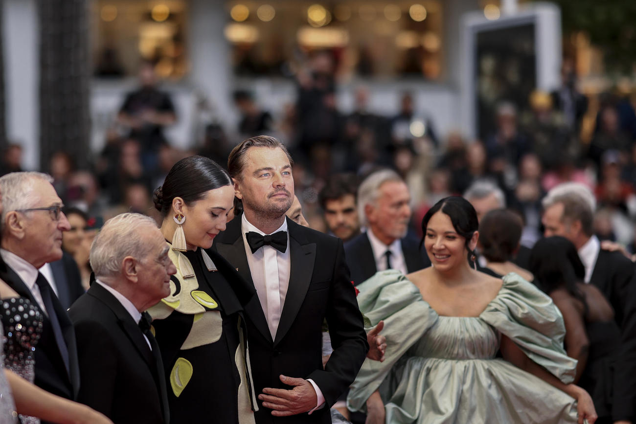 カンヌ映画祭に出席したリリー・グラッドストン（左）とレオナルド・ディカプリオ（AP）