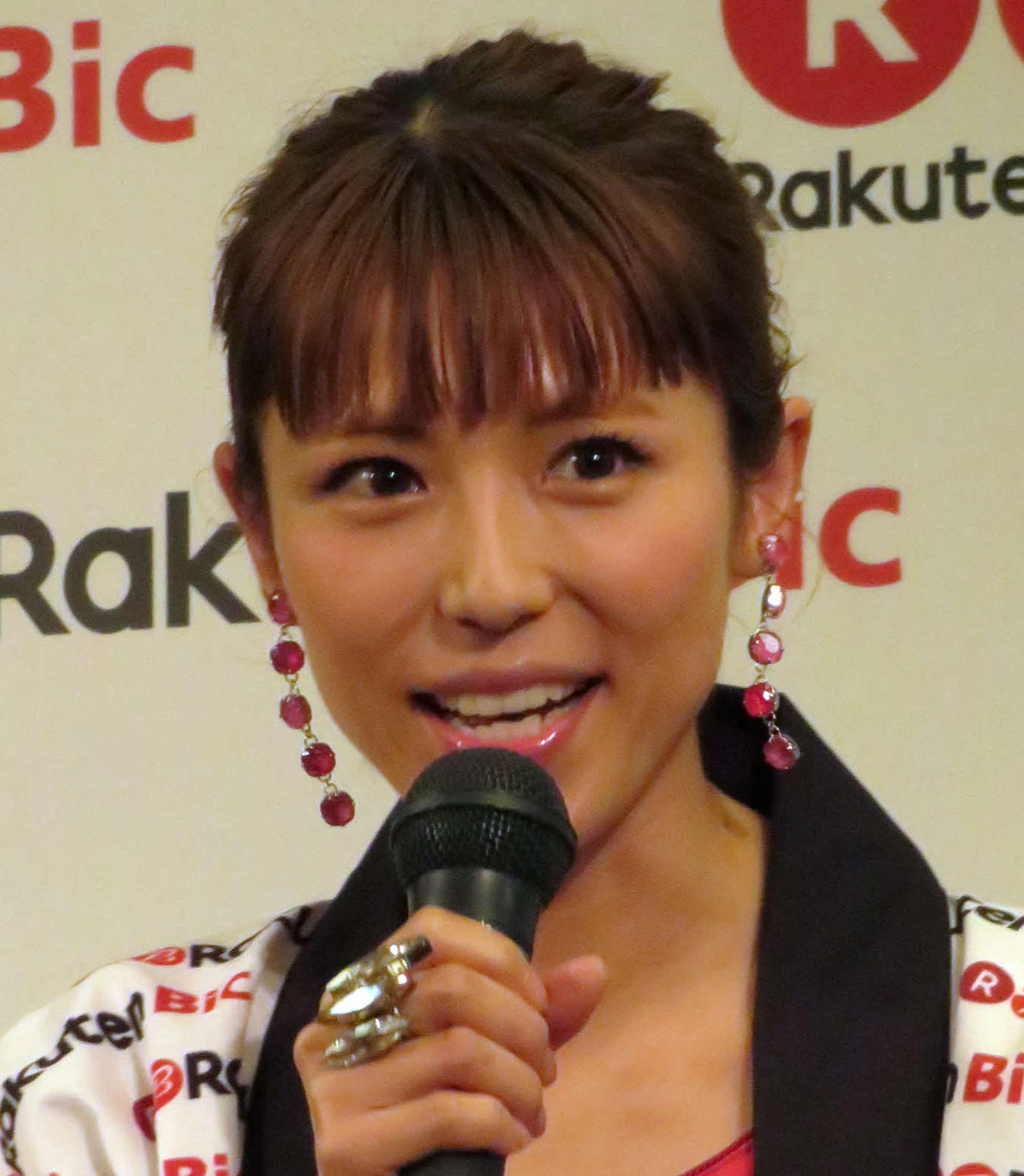 若槻千夏「断れない女」エピソード 知らない町の祭りで突然の交通整理役「拡声器を渡されて…」 - 芸能写真ニュース : 日刊スポーツ