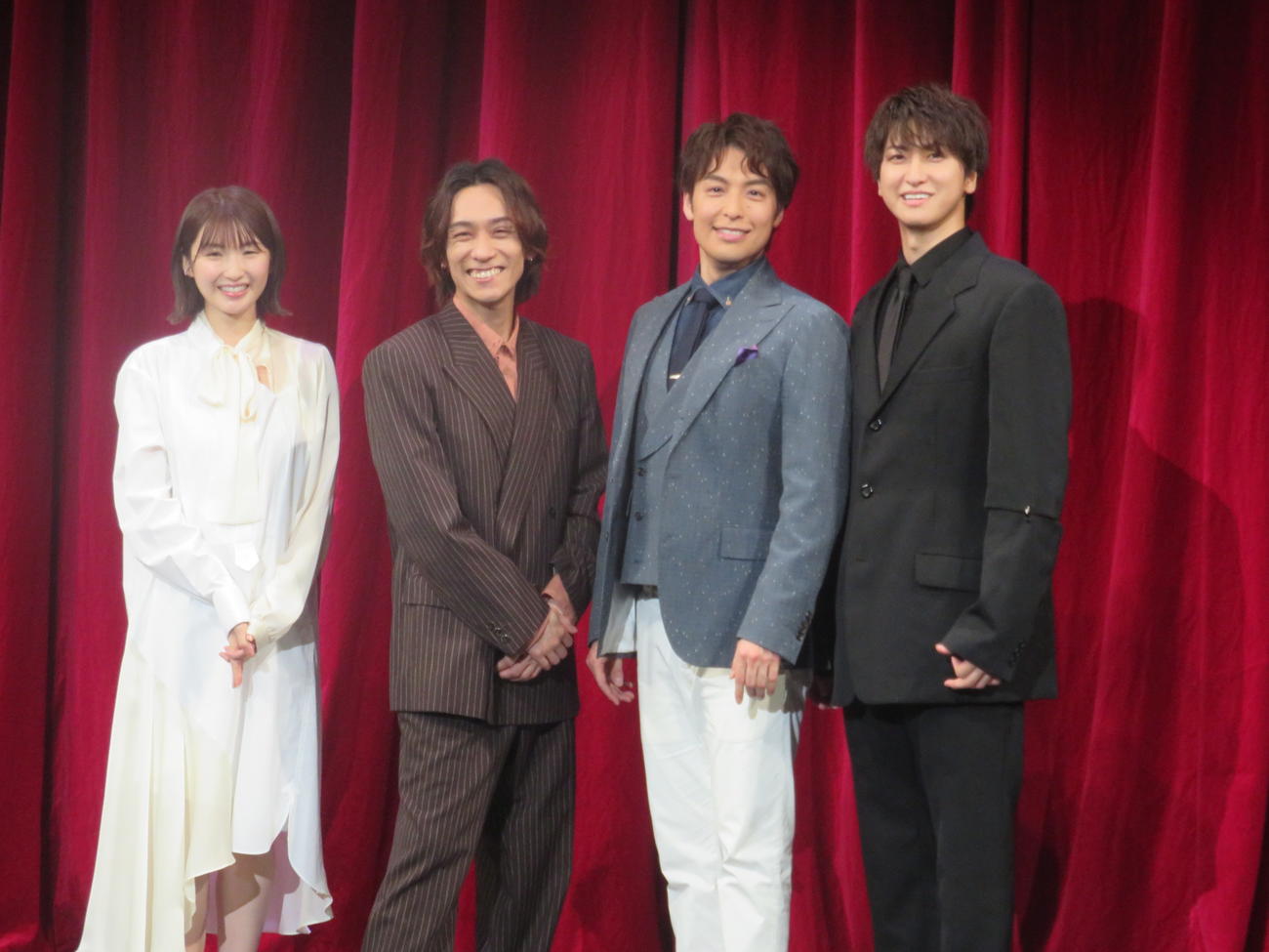 音楽劇「ダ・ポンテ～モーツァルトの影に隠れたもう1人の天才～」の歌唱披露イベントに出演した、左から井上小百合、平間壮一、海宝直人、相葉裕樹
