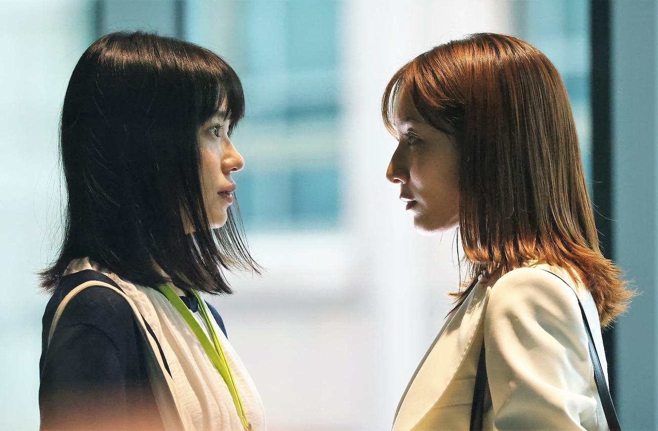 「あなたがしてくれなくても」に出演する奈緒（左）、田中みな実（C）フジテレビ