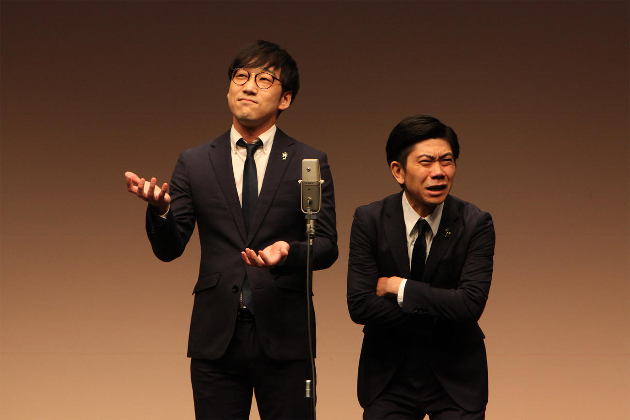 昨年のM－1グランプリで決勝進出を果たしたキュウのぴろ（左）と清水誠