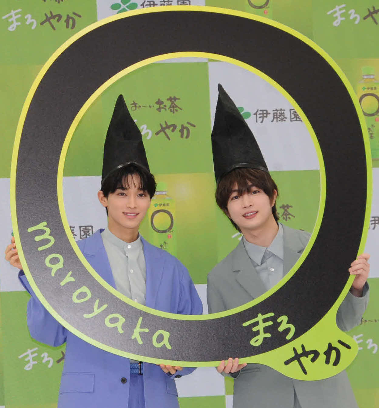 伊藤園の「お～いお茶　○やか」新商品・新CM発表イベントに出席した曽田陵介（右）と松本怜生（撮影・松尾幸之介）