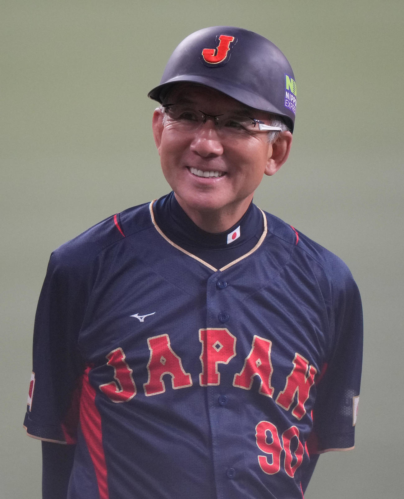 侍ジャパン対オリックス　三塁コーチを務める白井ヘッドコーチ（撮影・狩俣裕三）